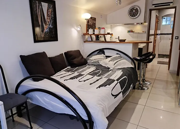 Redhouse Zen 尔龙河畔若吉斯